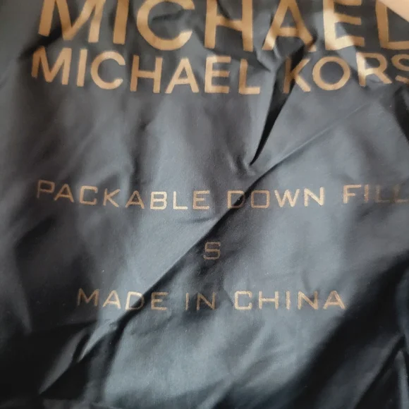 Michael Kors packable jacket - Picture 2 of 2